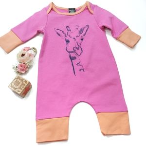 Adorable Giraffe "Jumpsie" Size 3-6 Months